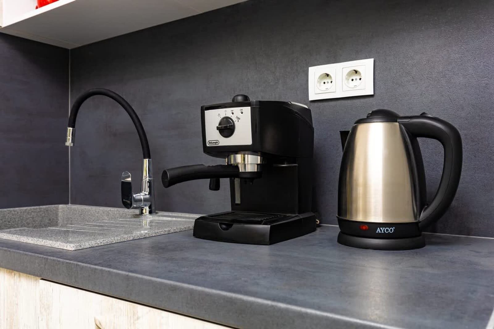 Radiant Retreat: Bright 1BD Haven in Plovdiv - Photo 13