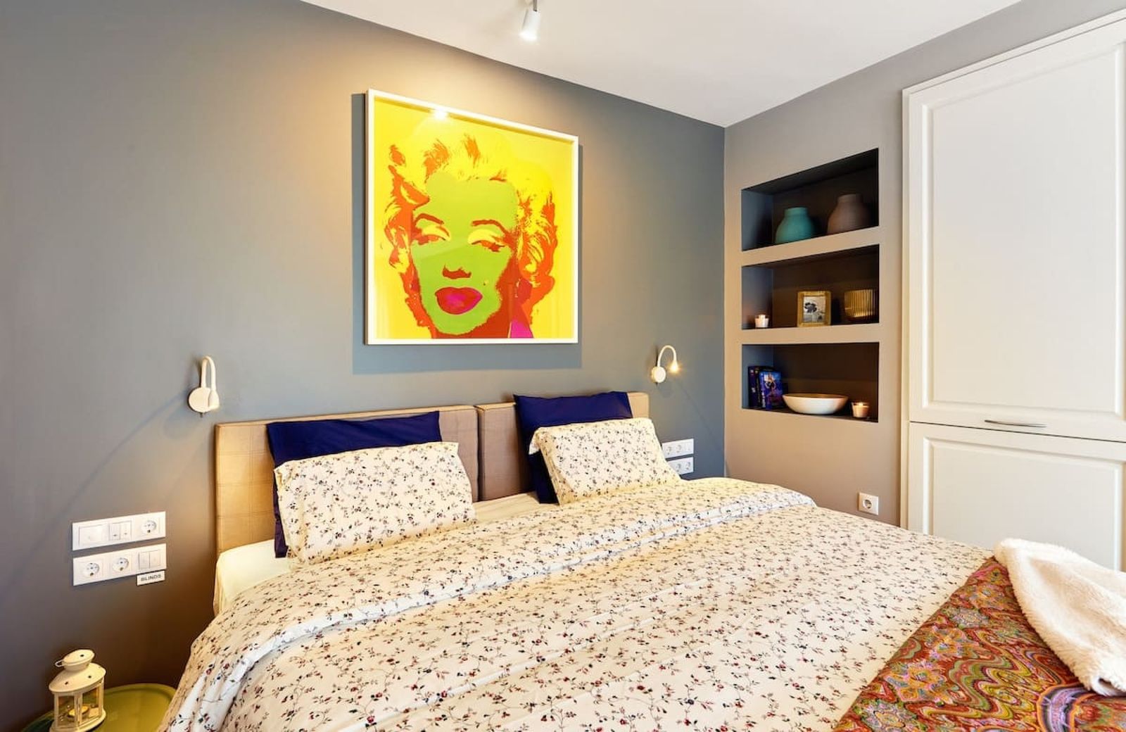 High-end Designer Studio - AC + Parking - Photo 8