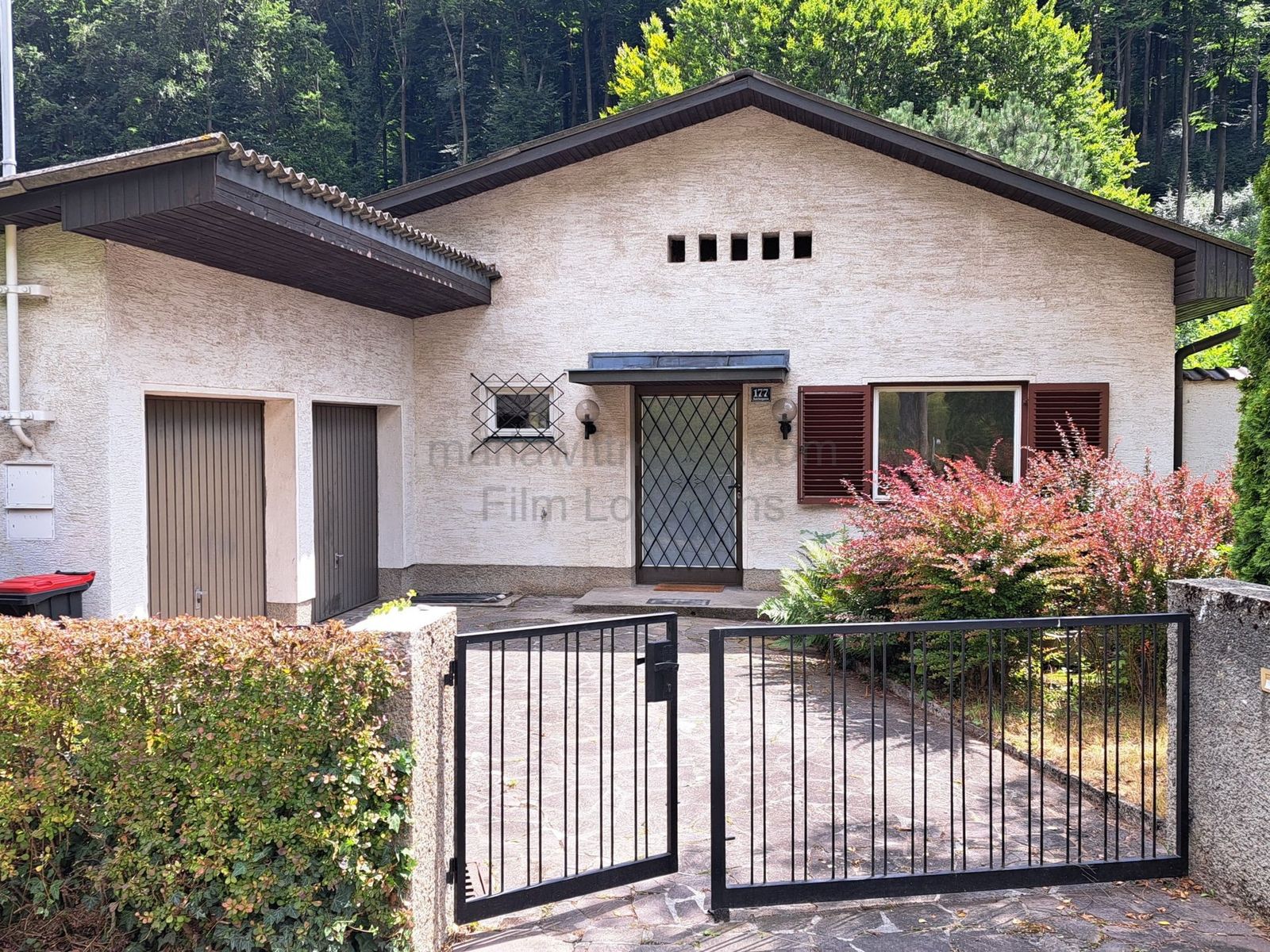 Location 512 - Cover Photo