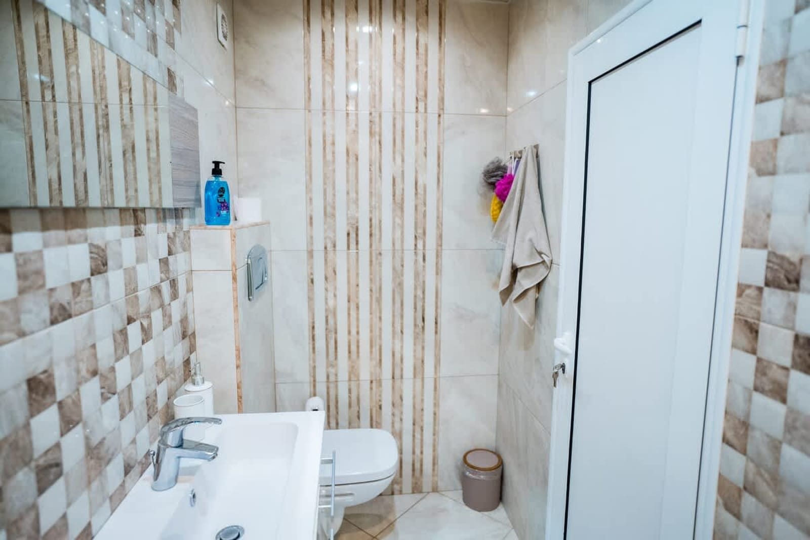 Black Sea Luxury 2bdrm Apartment - Photo 31