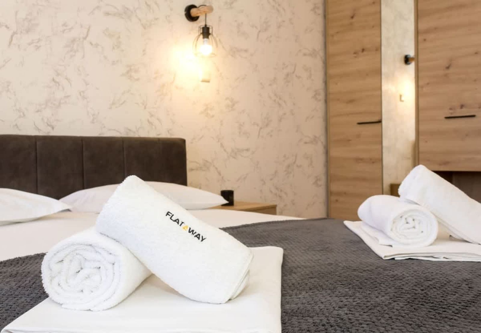 Bright 1-bedroom Flat with Balcony in Golden Sands - Photo 20