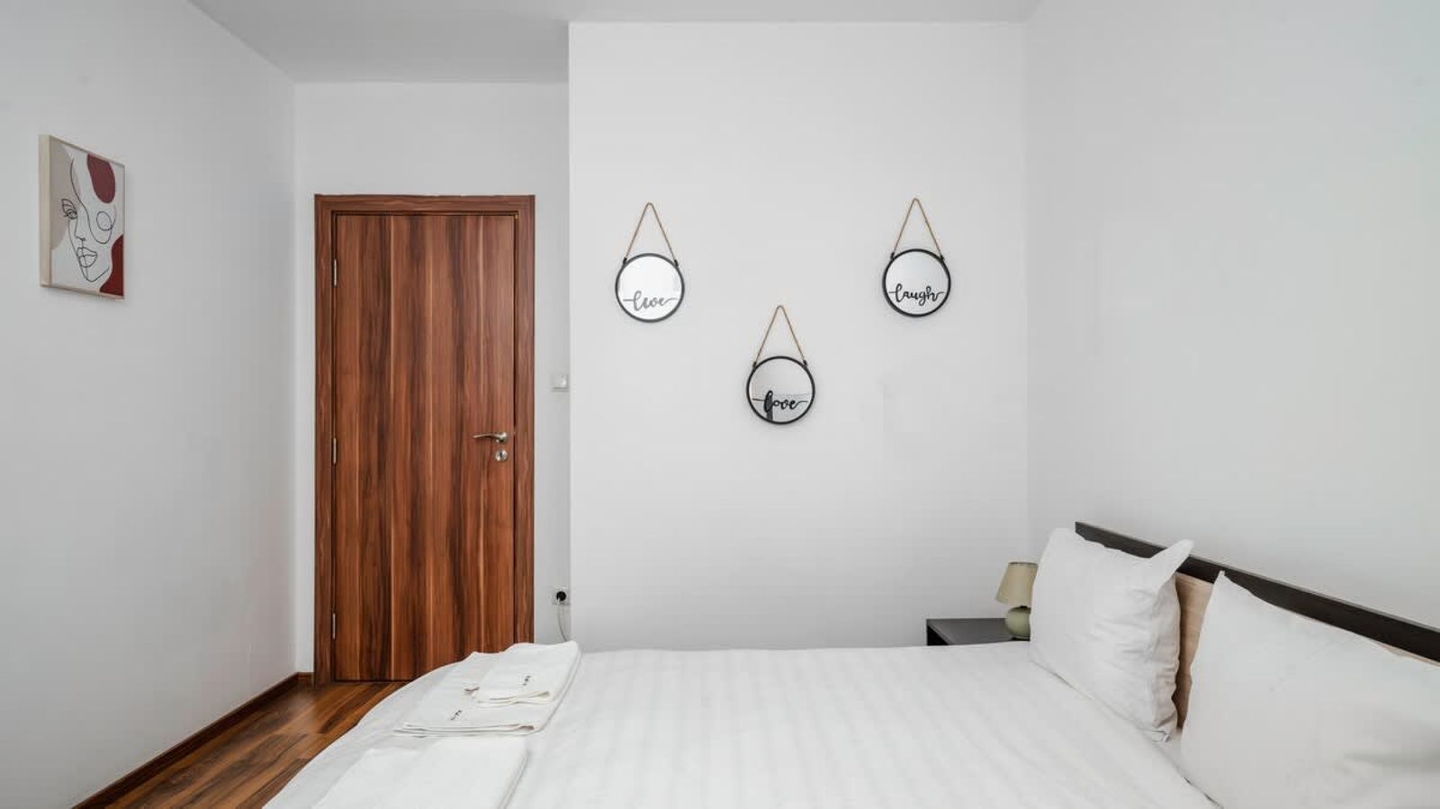 Terra Vibes 1BD Flat with Fast Wi-Fi &amp; Balcony - Photo 9