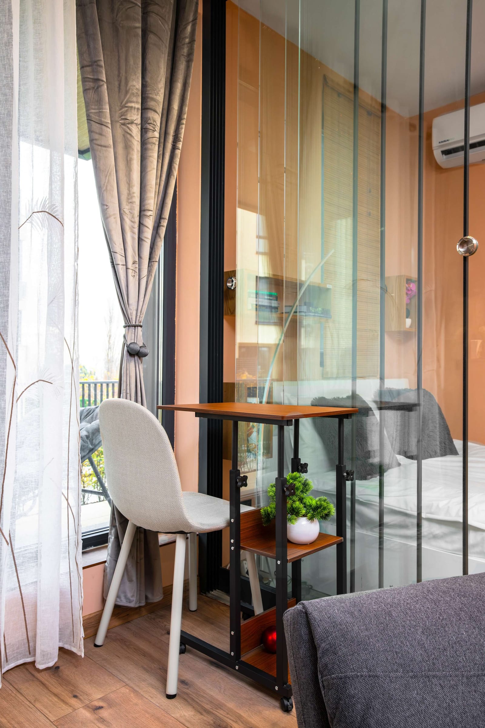 Warm &amp; Stylish Retreat in a Quiet Area - Photo 9