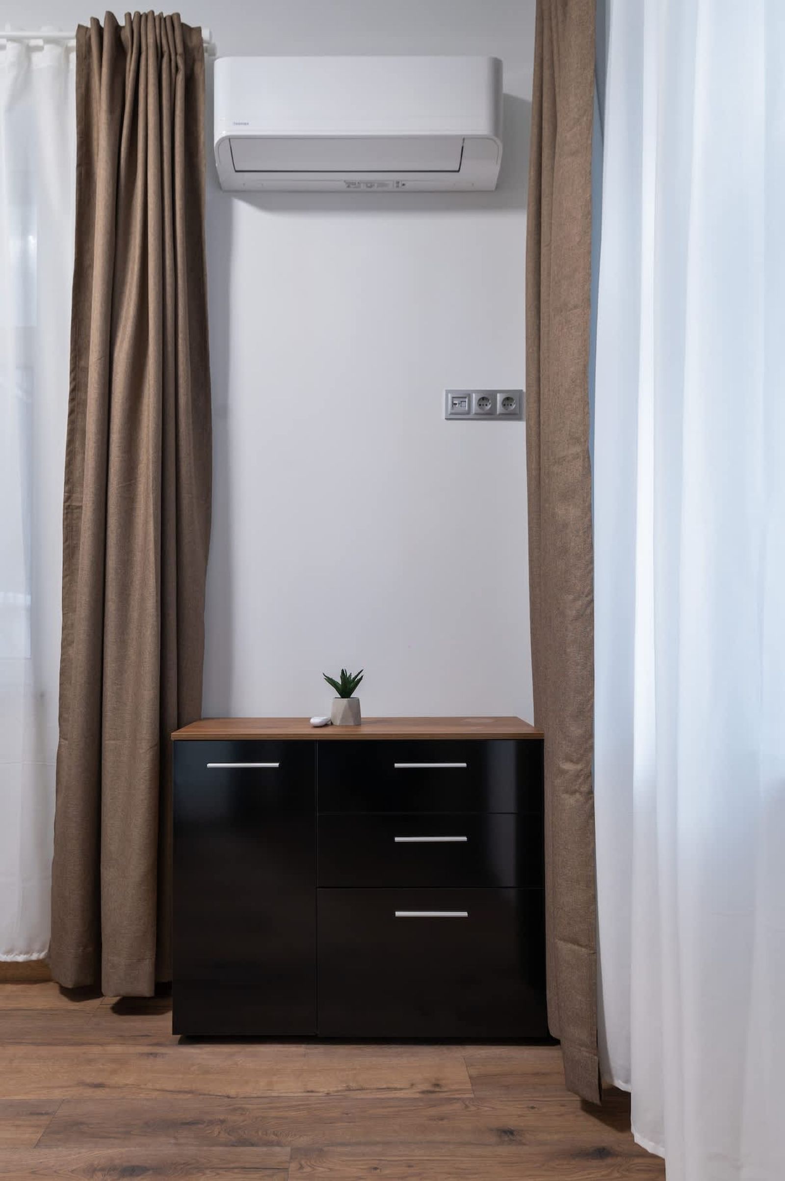 Modern 2BD/2BA Designer Apartment - Prime Location - Photo 11