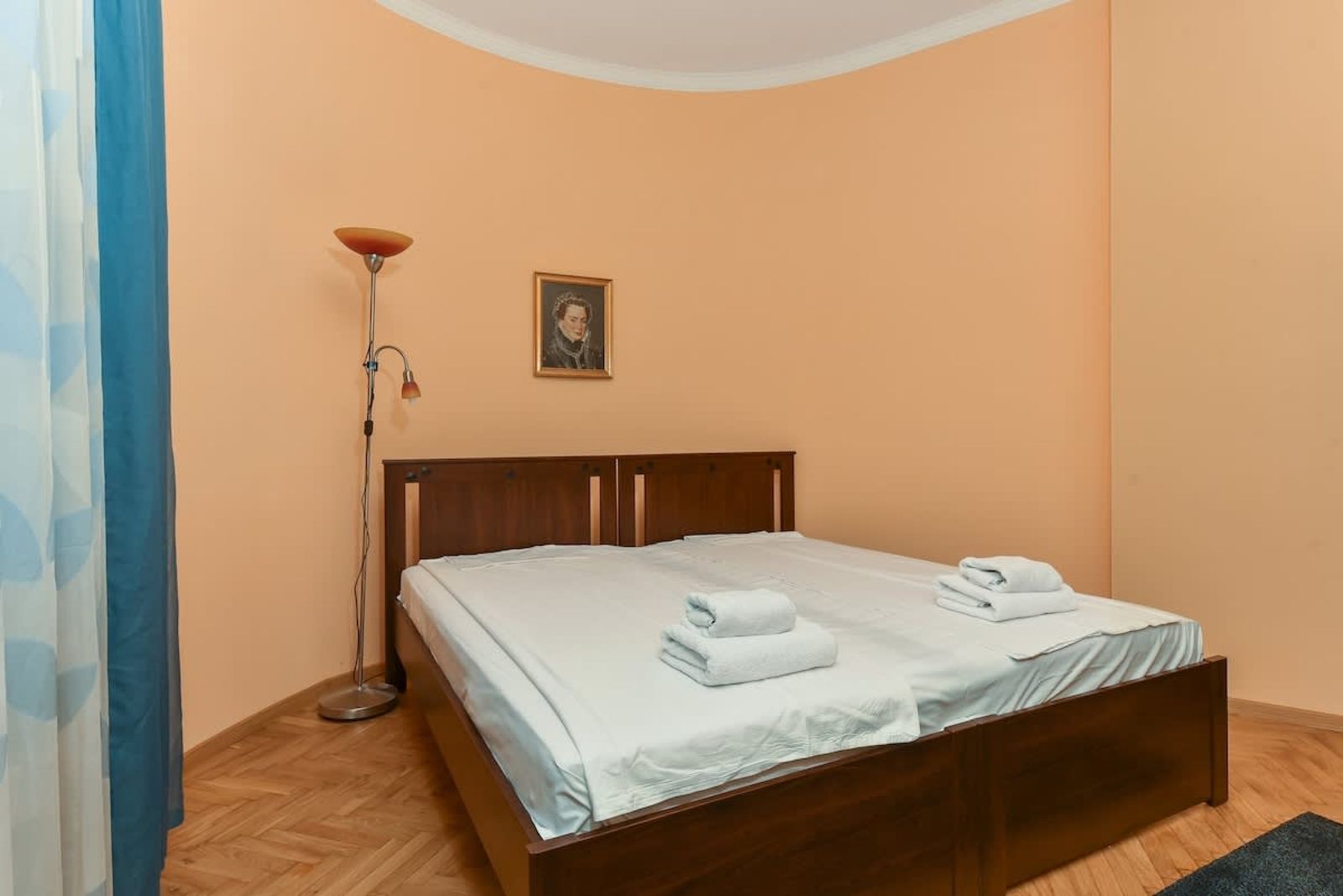 Sofia Retro - Top Center 1-BDR Apartment - Photo 2