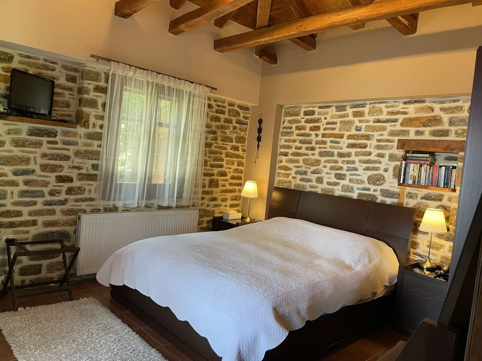 Small Luxury Hotel like an old Traditional house in Pelion with amazing garden and breathteking sea view to the agean. - Photo 9