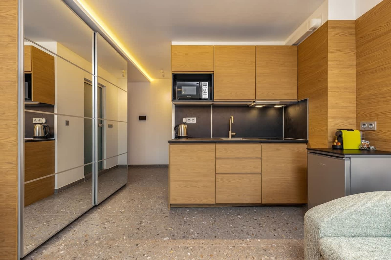 Downtown Modern Studio with Balcony - Photo 9