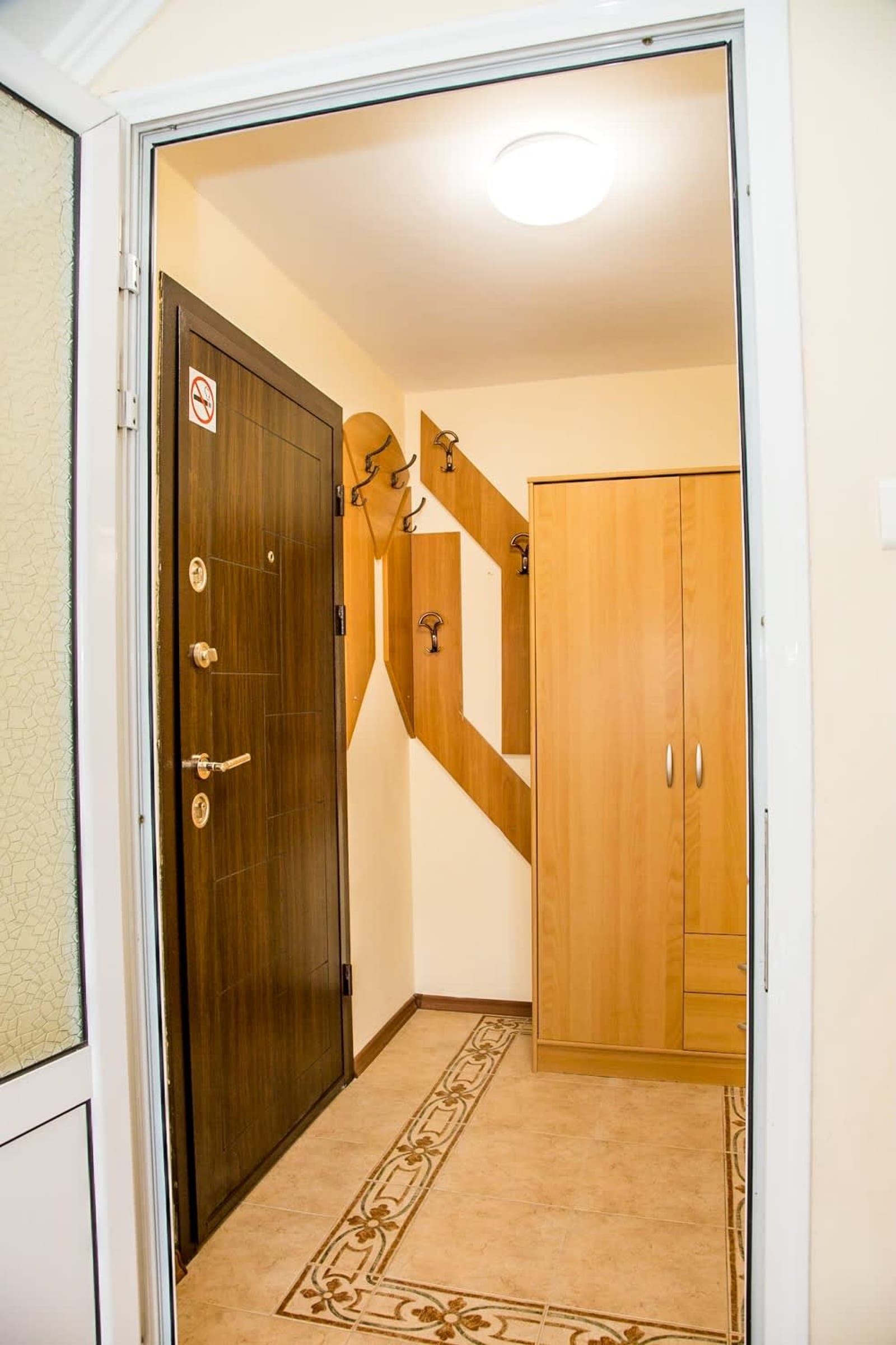 Spacious &amp; Sunny Maisonette w/ Terrace near Centre - Photo 14