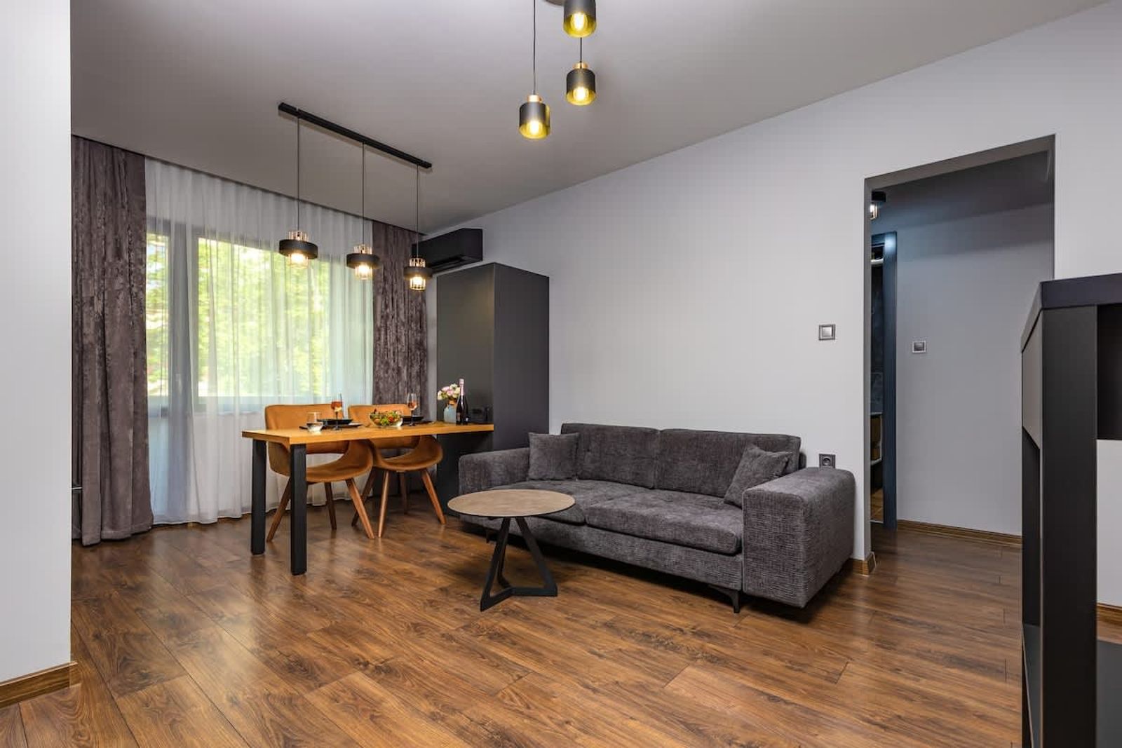 Happy People Plovdiv - Grey 1-BD Apartment - Cover Photo