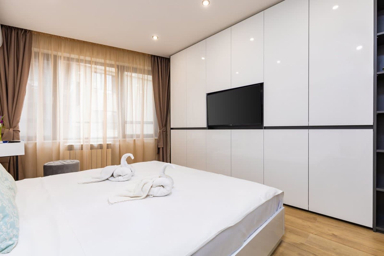 1-Bedroom Retreat near Plovdiv's Historic Old Town - Photo 11