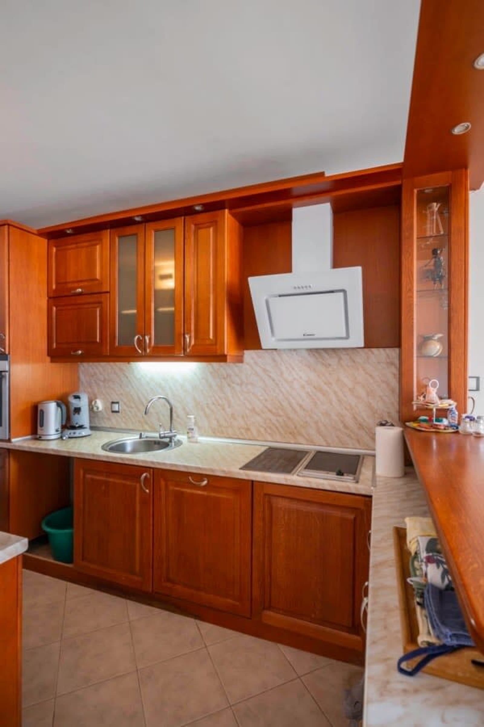 Vintage and Cozy 2BD Apartment in Prime Location - Photo 14