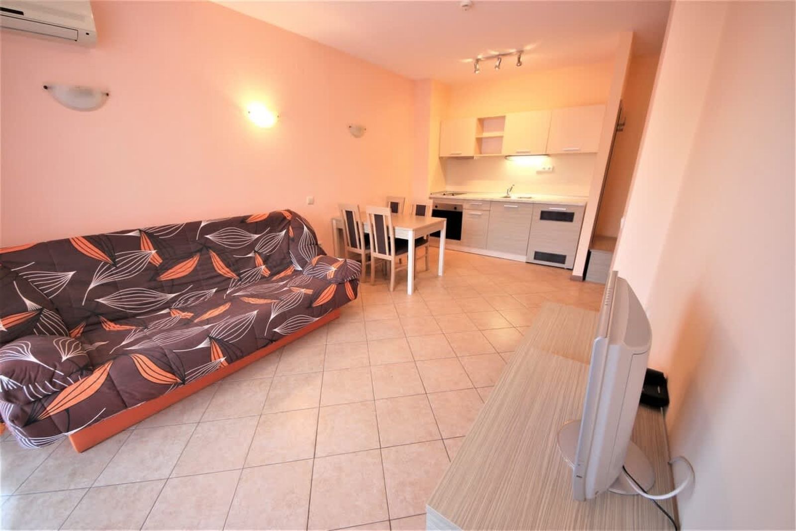 Cozy 1 bedroom aparment in Royal Sun - Photo 22