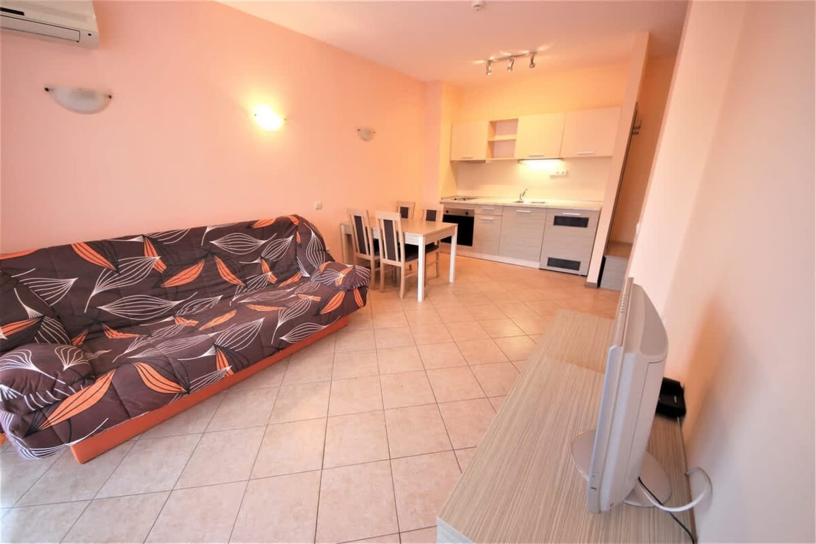 Cozy 1 bedroom aparment in Royal Sun - Photo 22