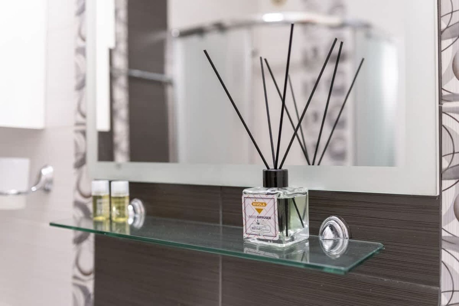 Comfortable 2BR Urban Getaway in City Center - Photo 63