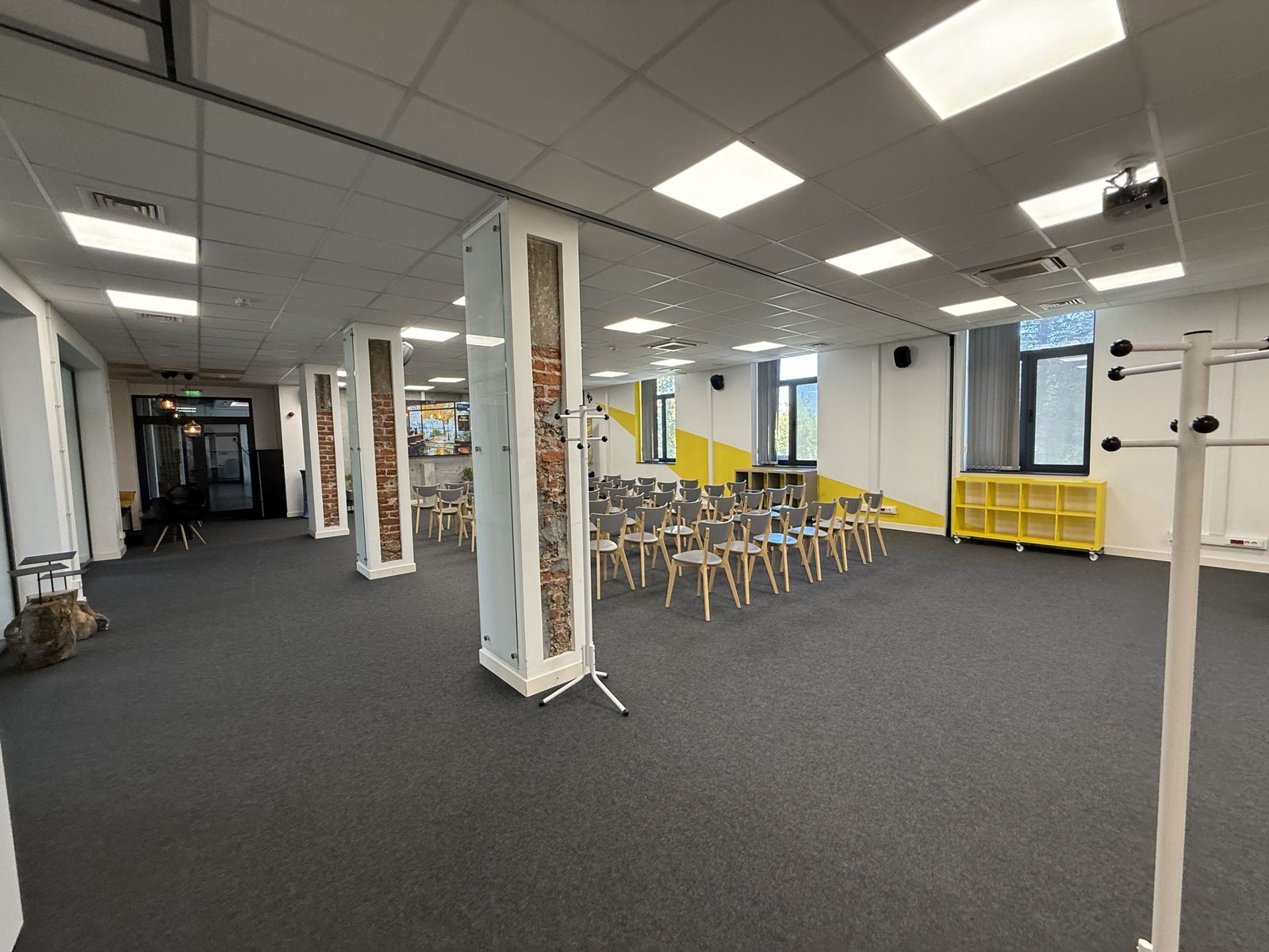 Modern Conference Room in the Heart of Sofia - Photo 13