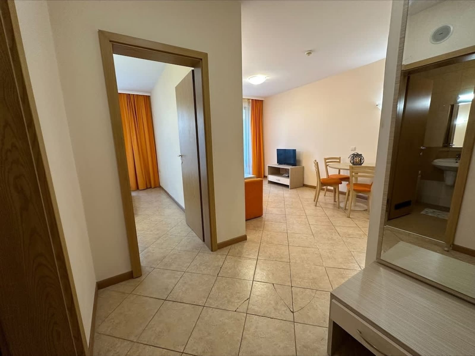 Cozy apartment with balcony in Royal Sun - Photo 51