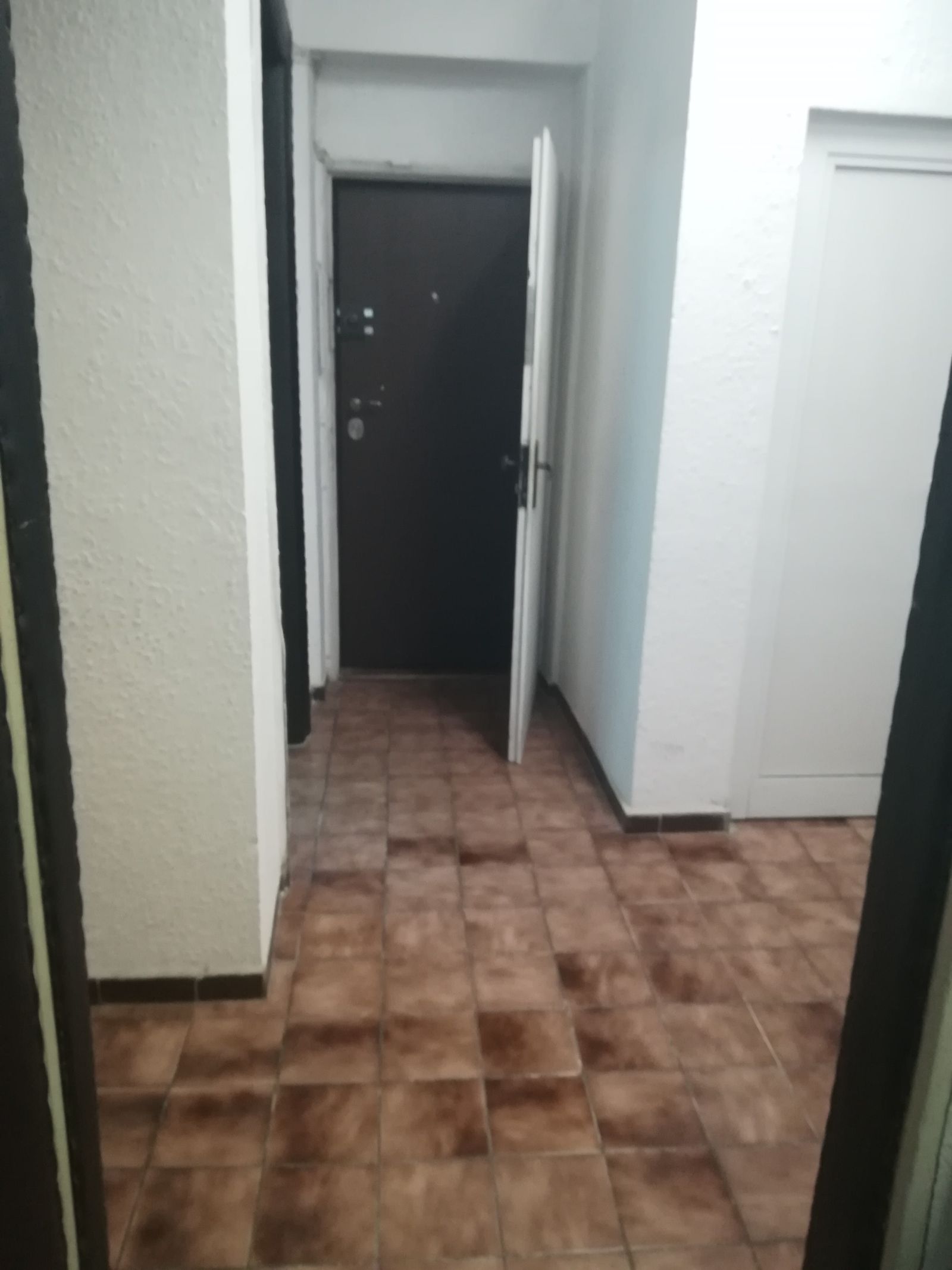 Office in an old building (1938) that is a cultural monument. Size 160 sq. m. No bathroom. No elevator, 4-th floor; 5 rooms; 2 small balconies. - Photo 16