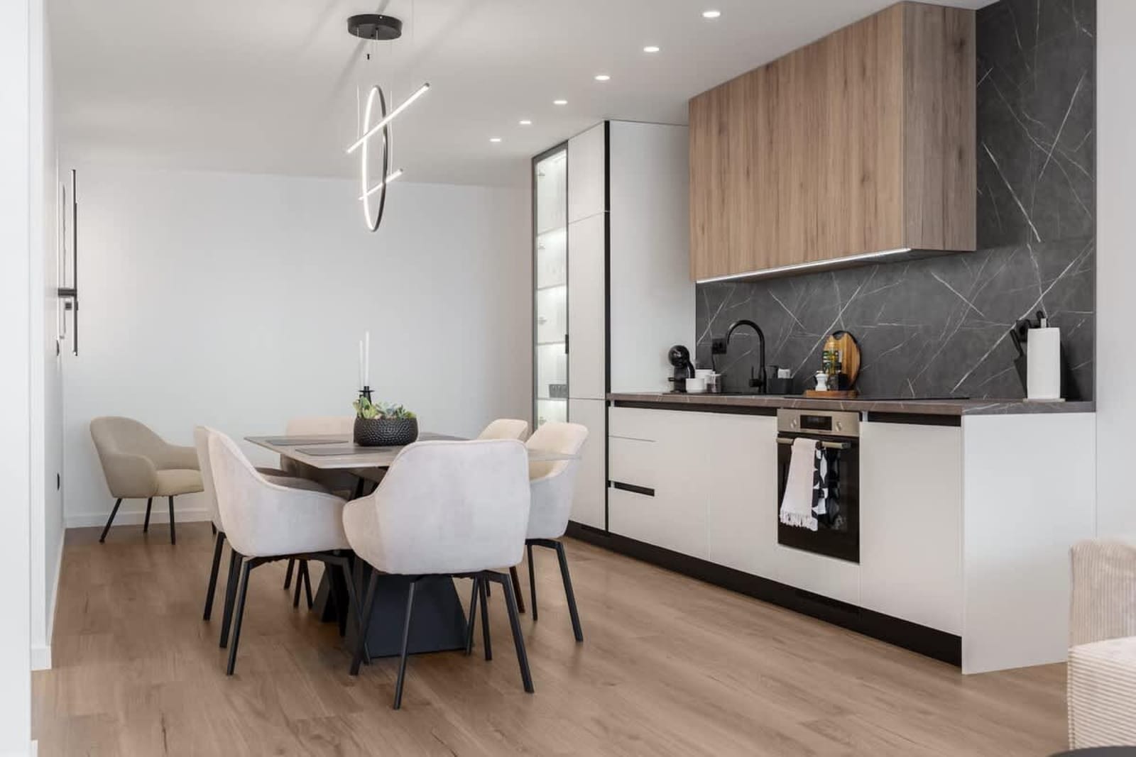 Stylish 1BR with Balcony &amp; Parking | Skyline Varna - Photo 5