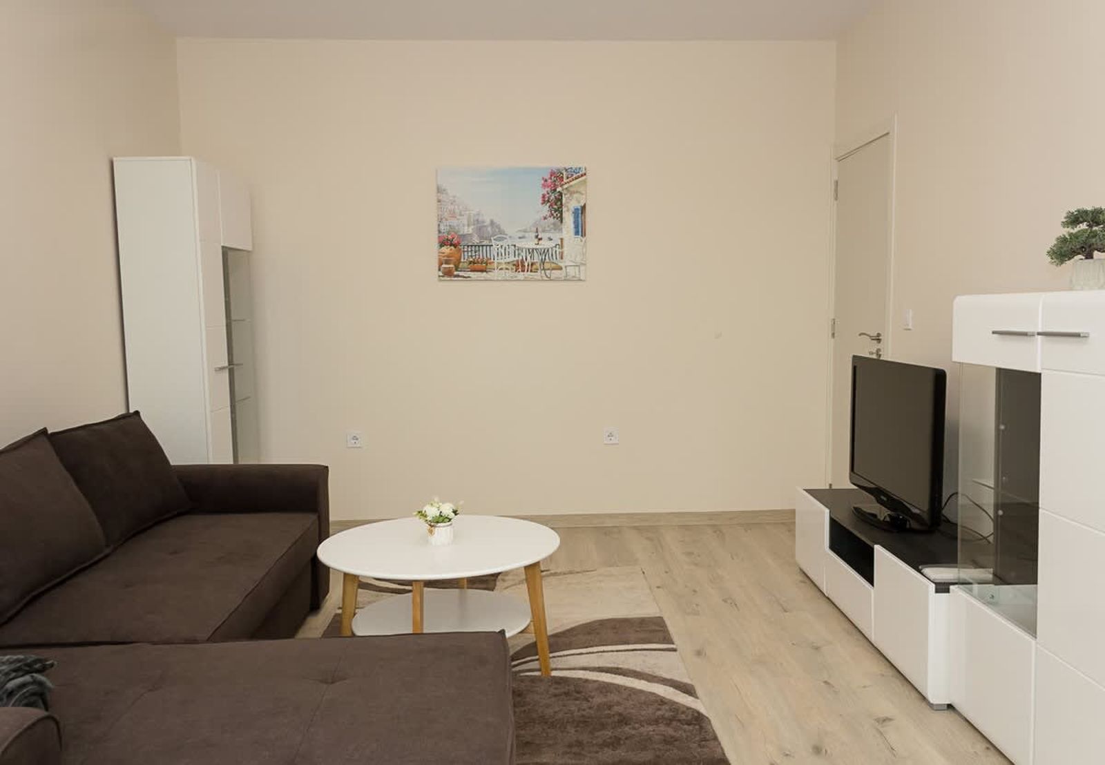 Varna Center 2BD Flat  Style &amp; Comfort - Photo 9