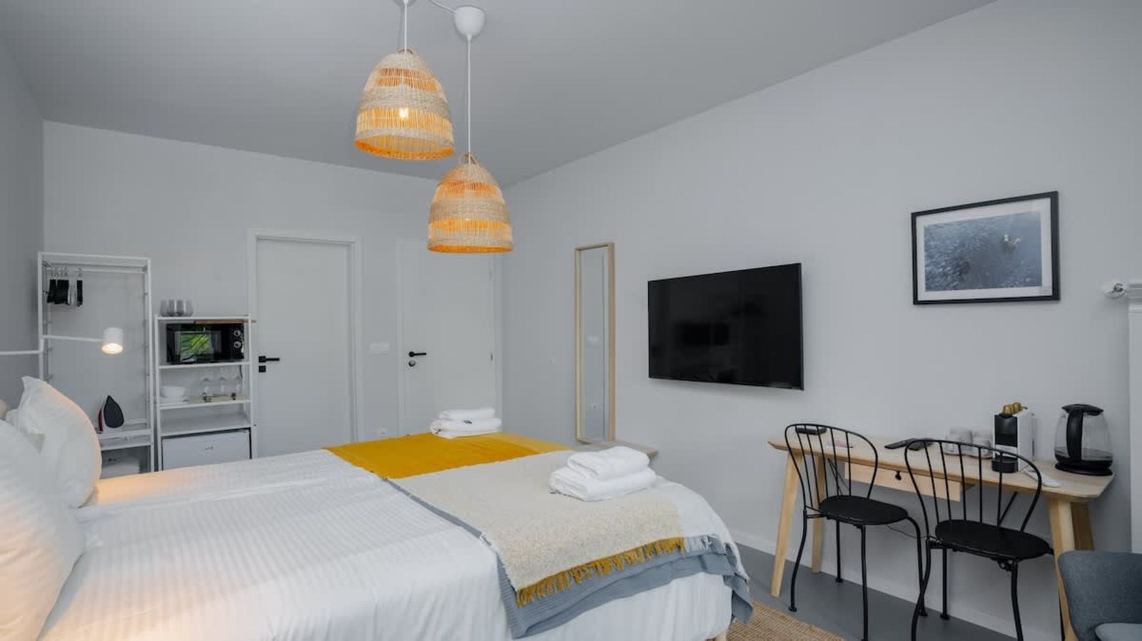 Aviva City Stay – Yellow Vibe Studio - Photo 7