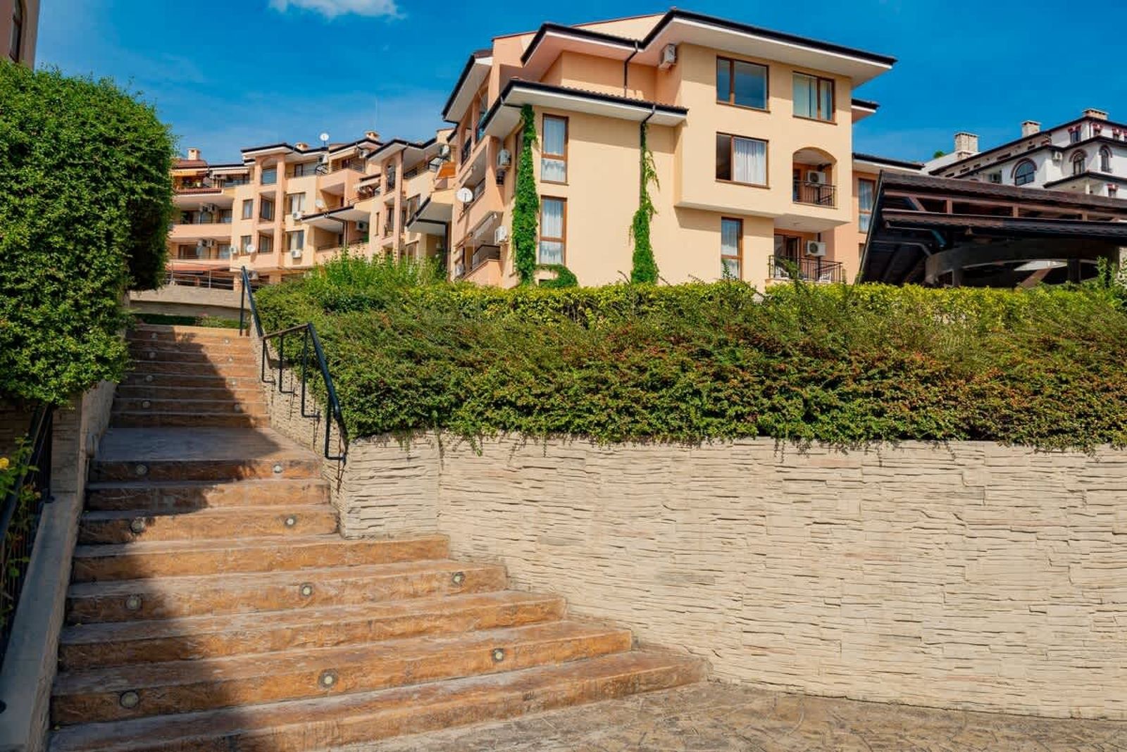 Paradise Dreams Lively Studio with pool view - Photo 28