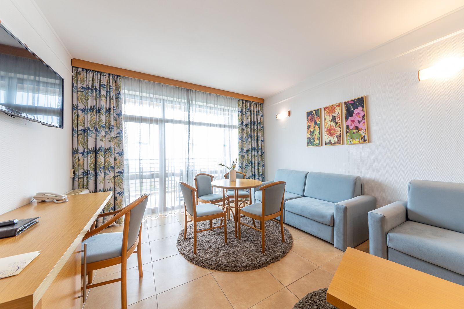 Deluxe Two Story Apartment in the Flamingo Grand Hotel - Photo 5