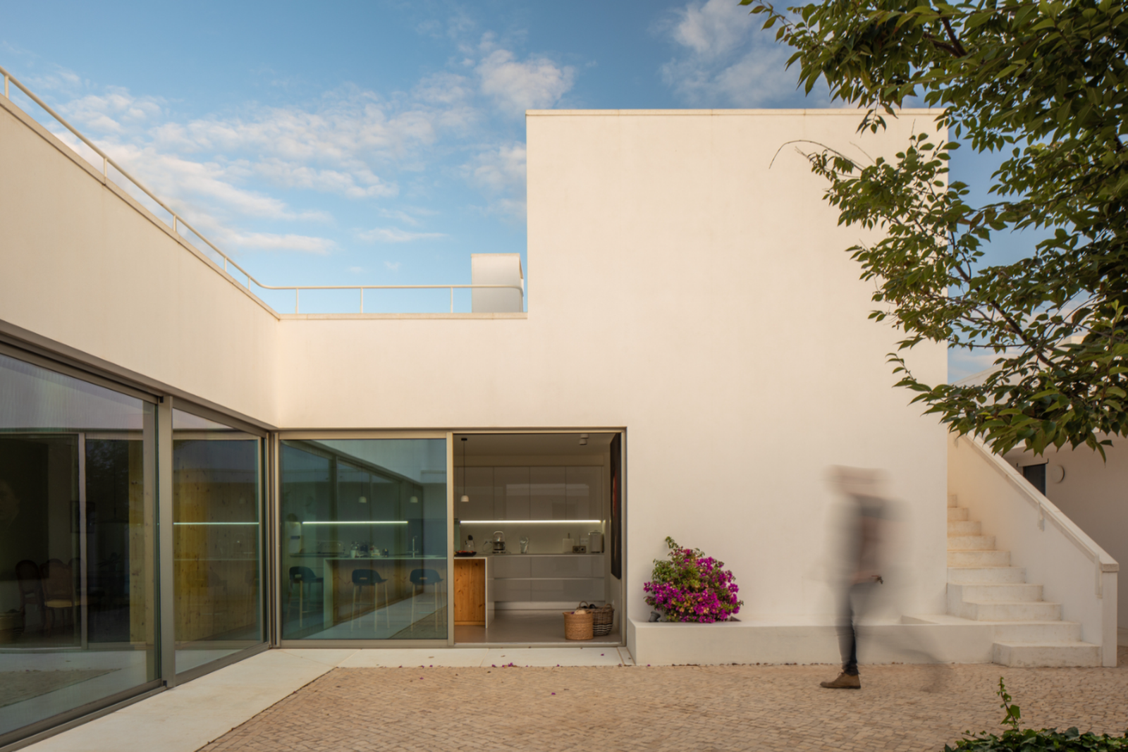 Courtyard House - Photo 7