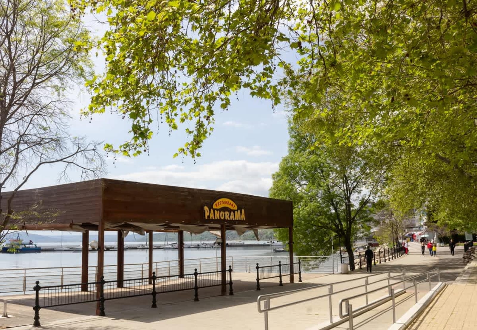 Cozy 1BD Apartment with a Spacious Terrace - Photo 34