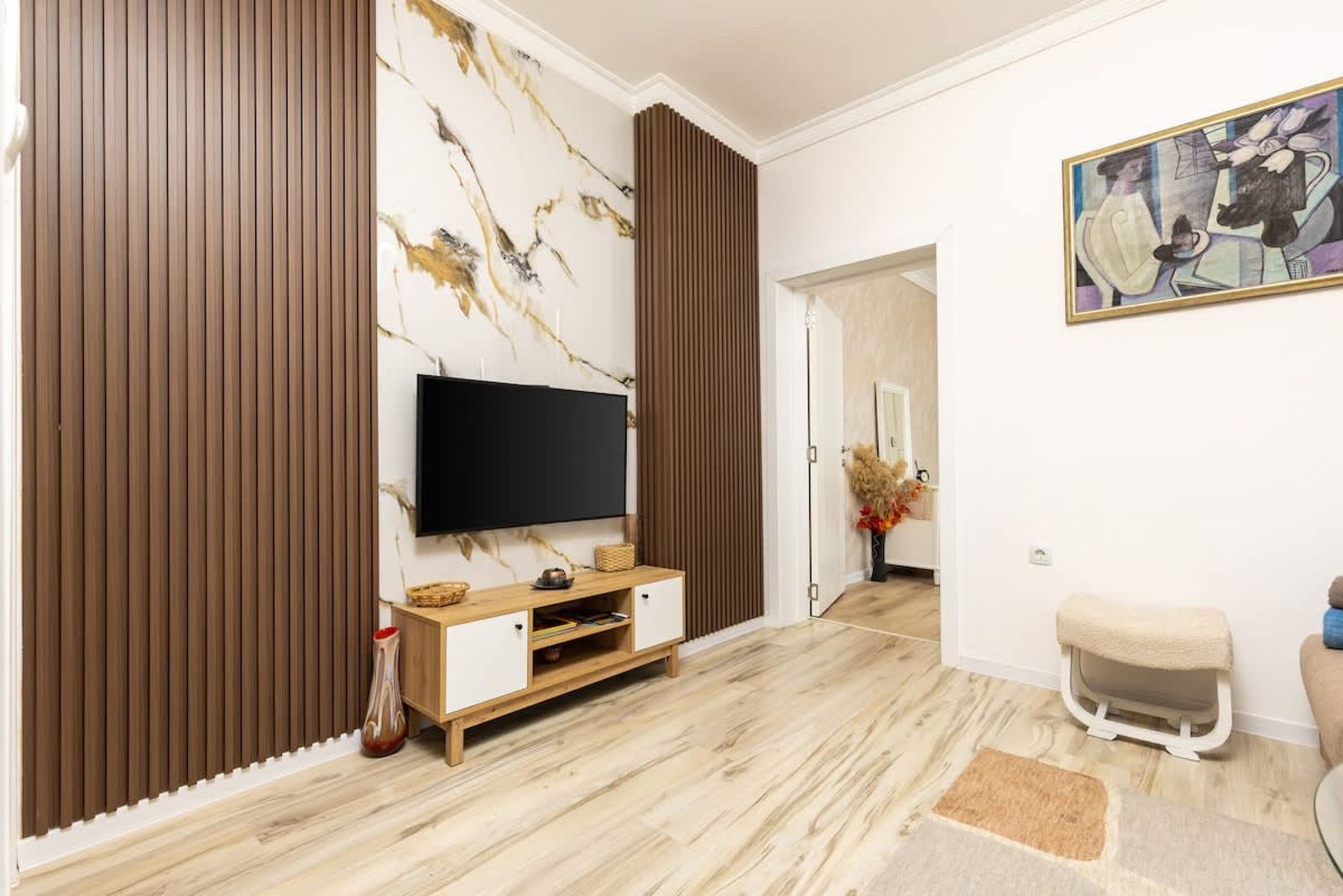 City Retreat with Local Charm - Photo 7