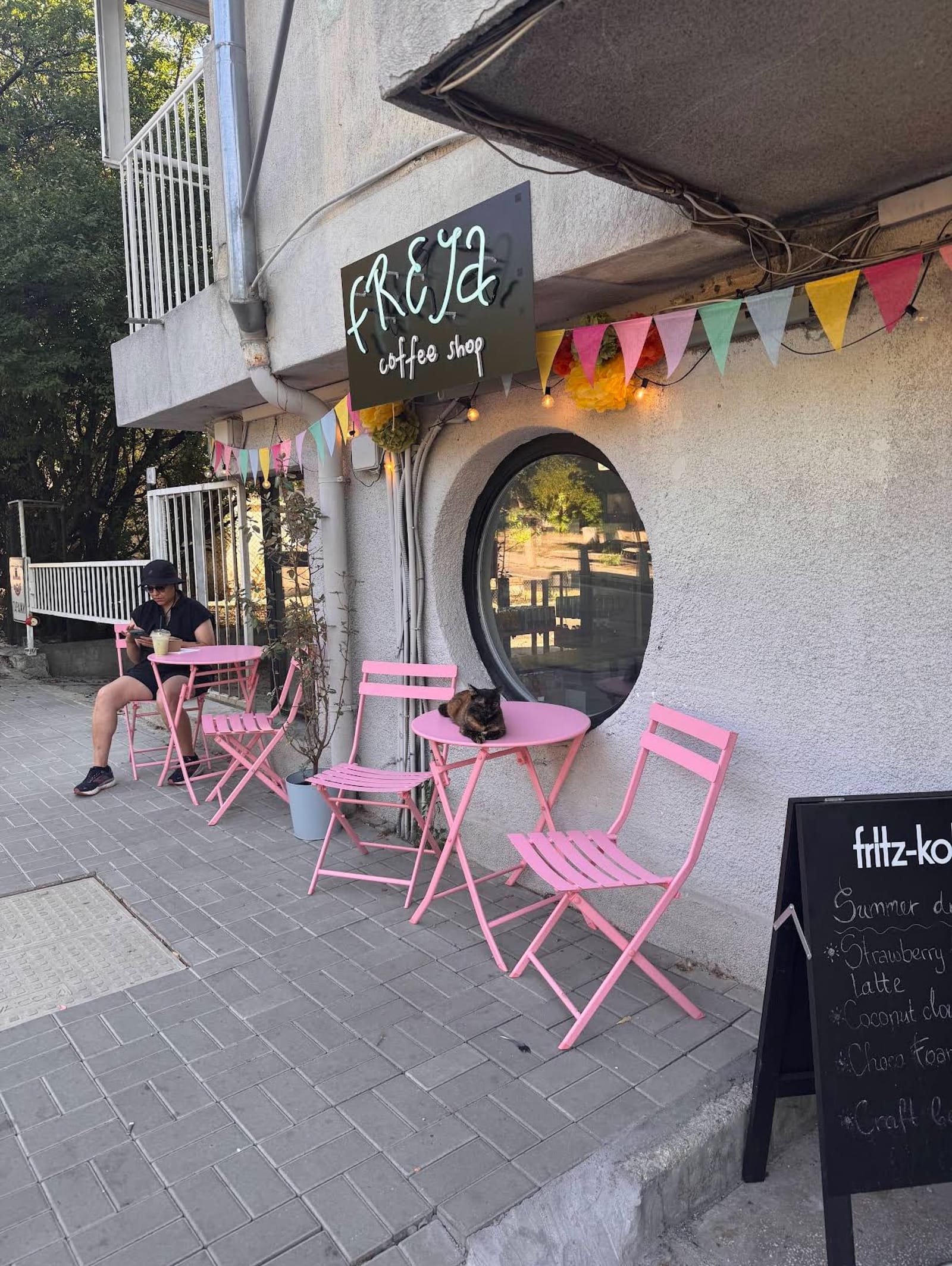 Freya Coffee Shop - Photo 5