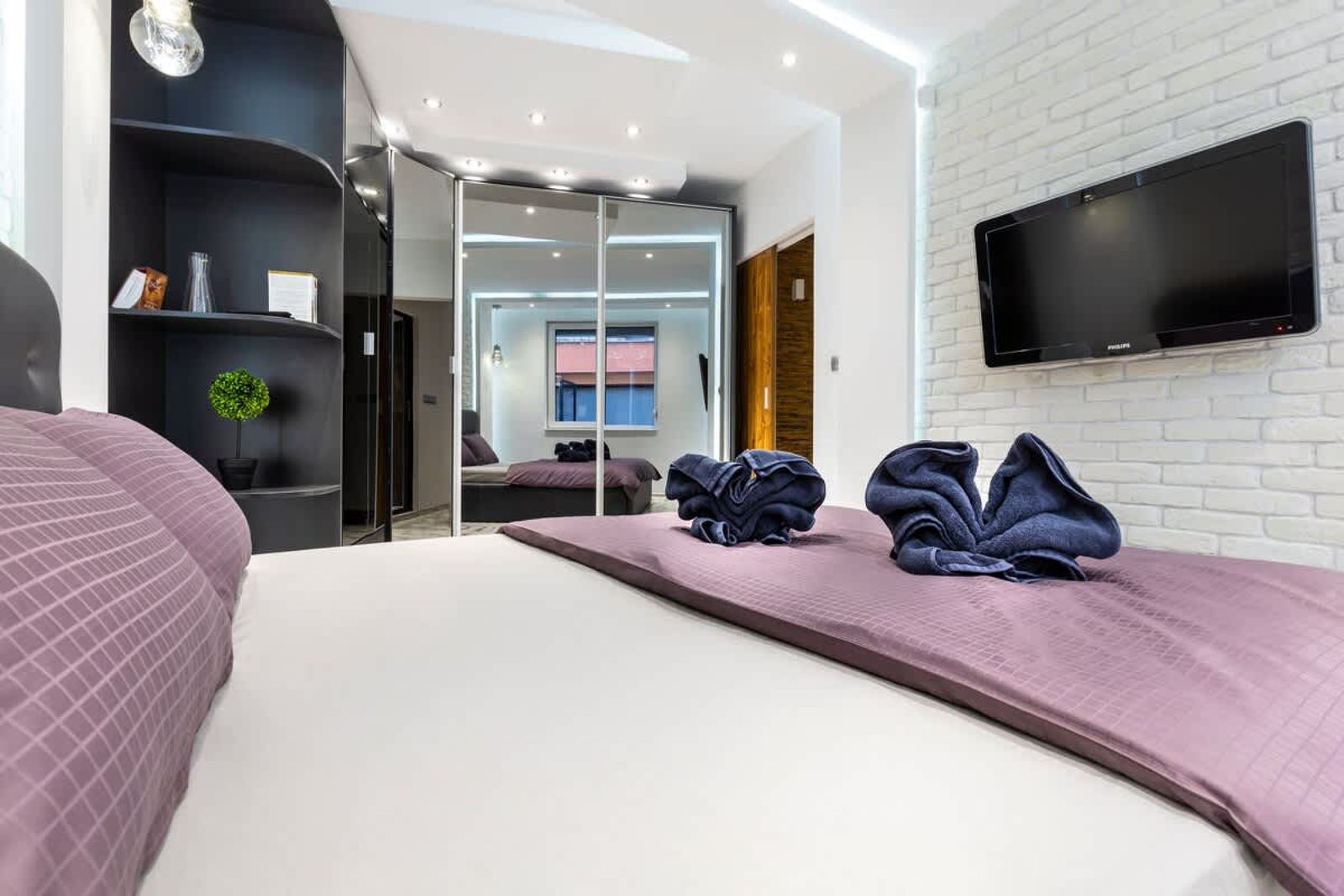 Modern 1BD Flat with Parking near the city centre - Photo 11