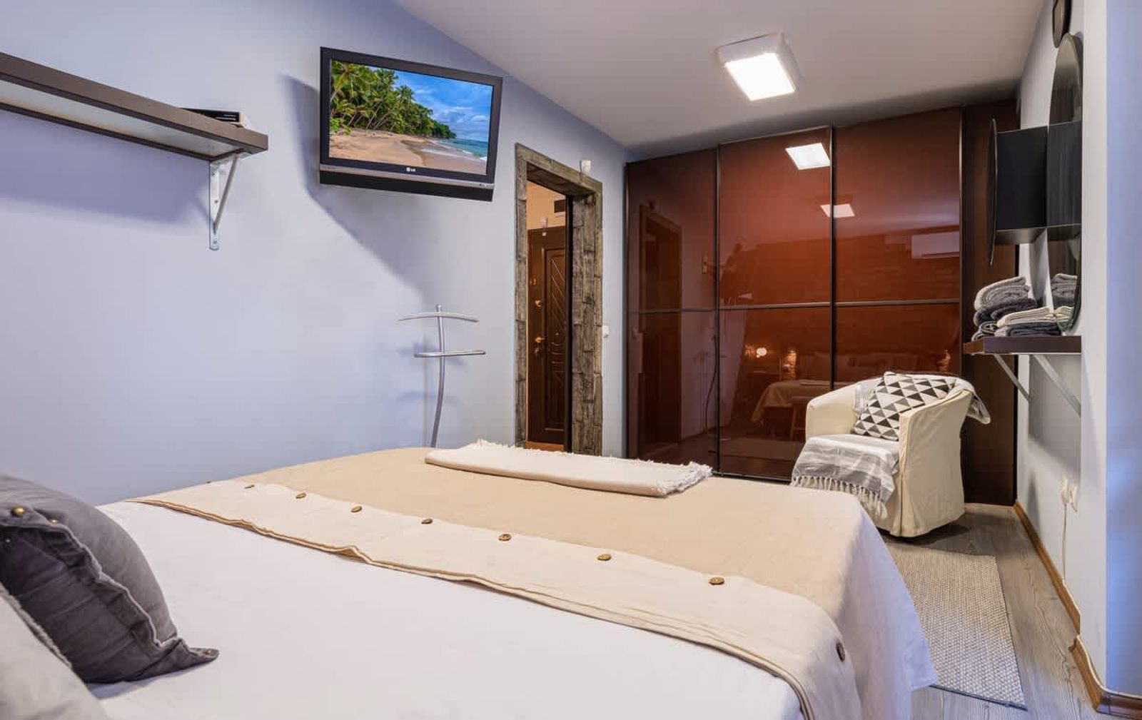 Two Stylish Apartments - TOP Location - Photo 3