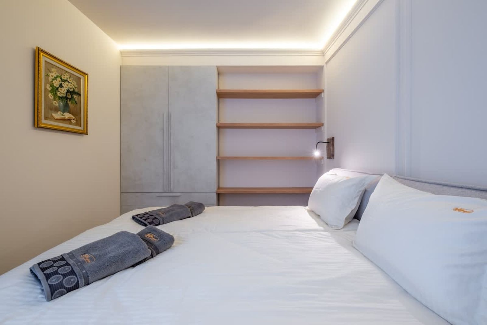 SOFapart Stylish &amp; Fancy Place | 1 BDR - Photo 17