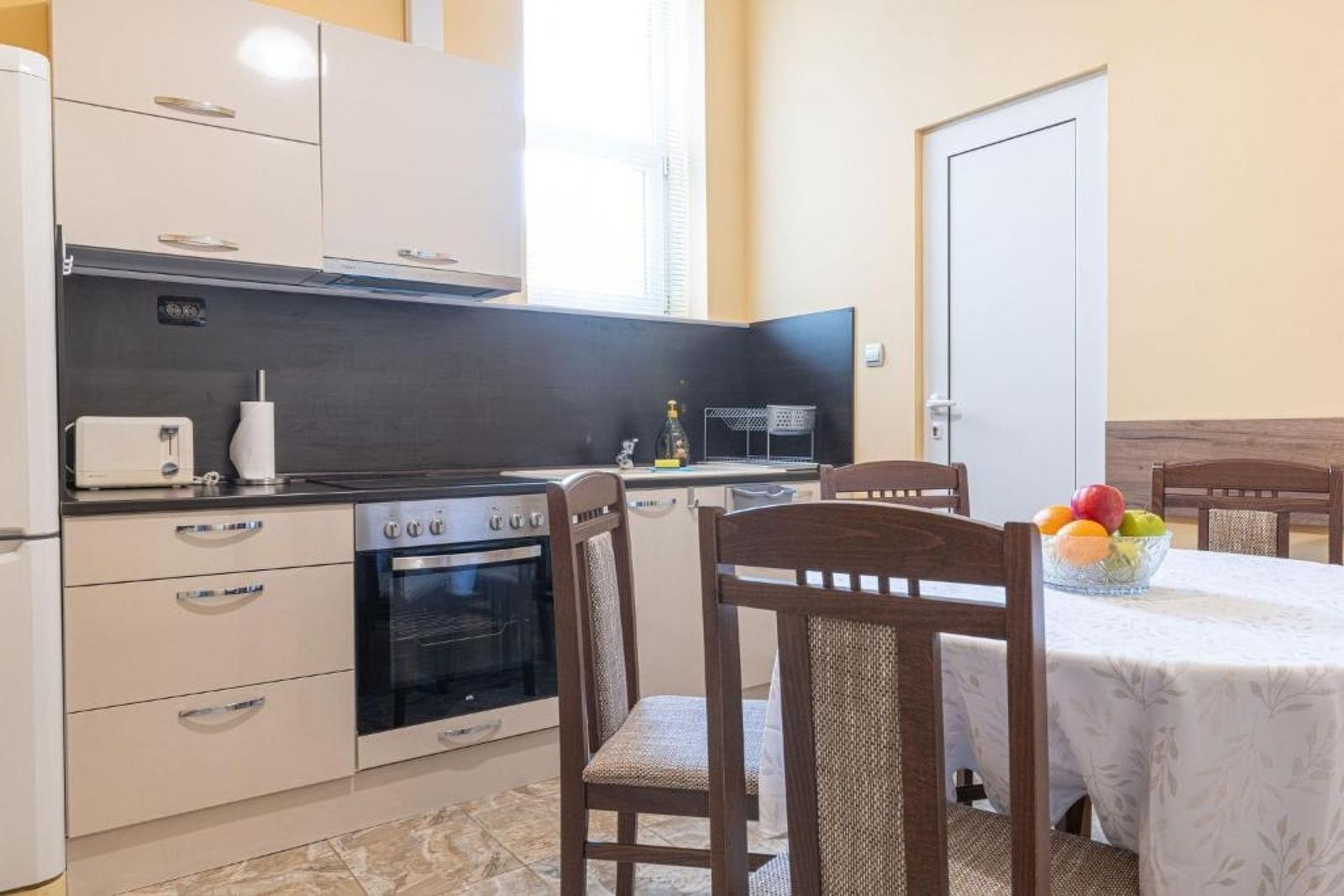 Apo Apartment - Top Center - Photo 16