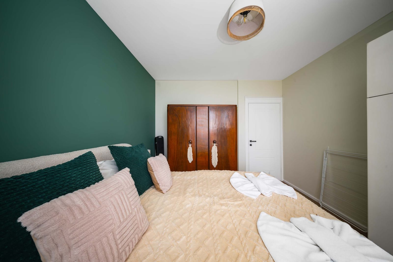 Charming 1BR with Balcony and View - Photo 16