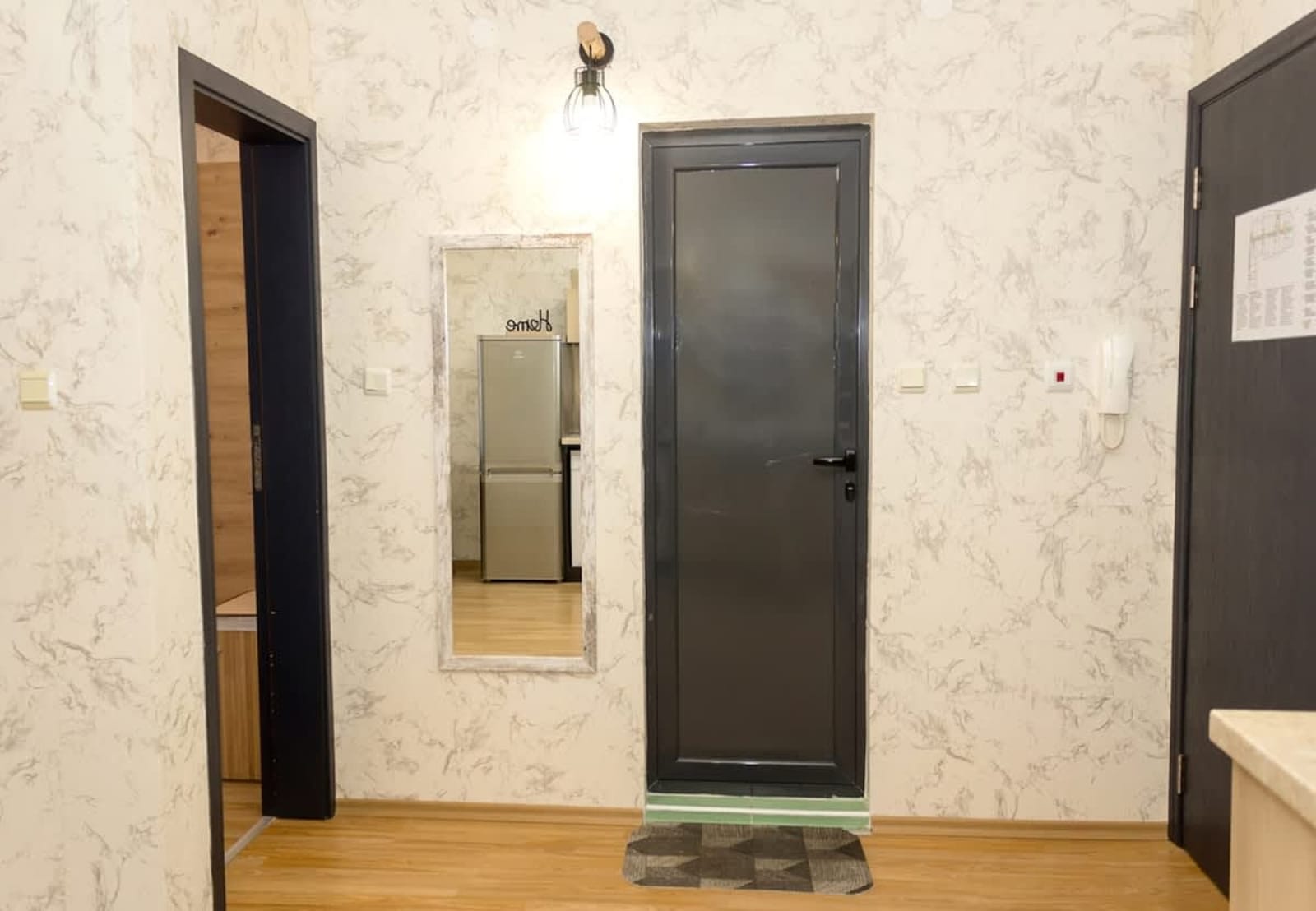 Bright 1-bedroom Flat with Balcony in Golden Sands - Photo 18