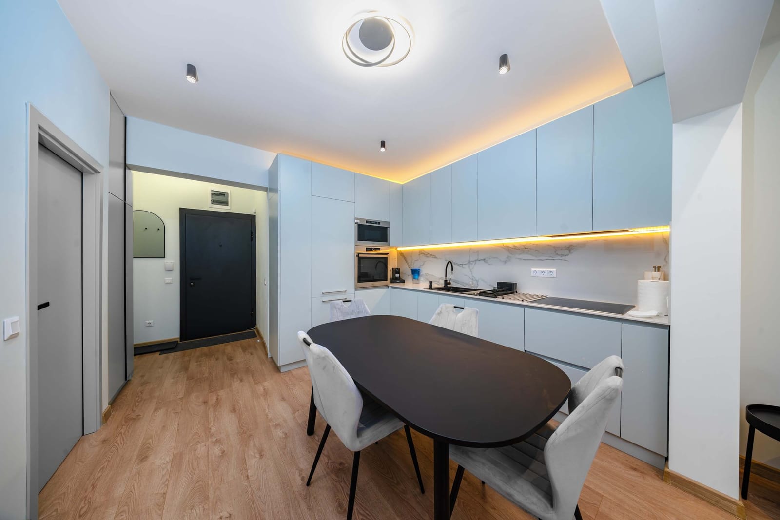 Modern 2BR in the Heart of the City - Cover Photo