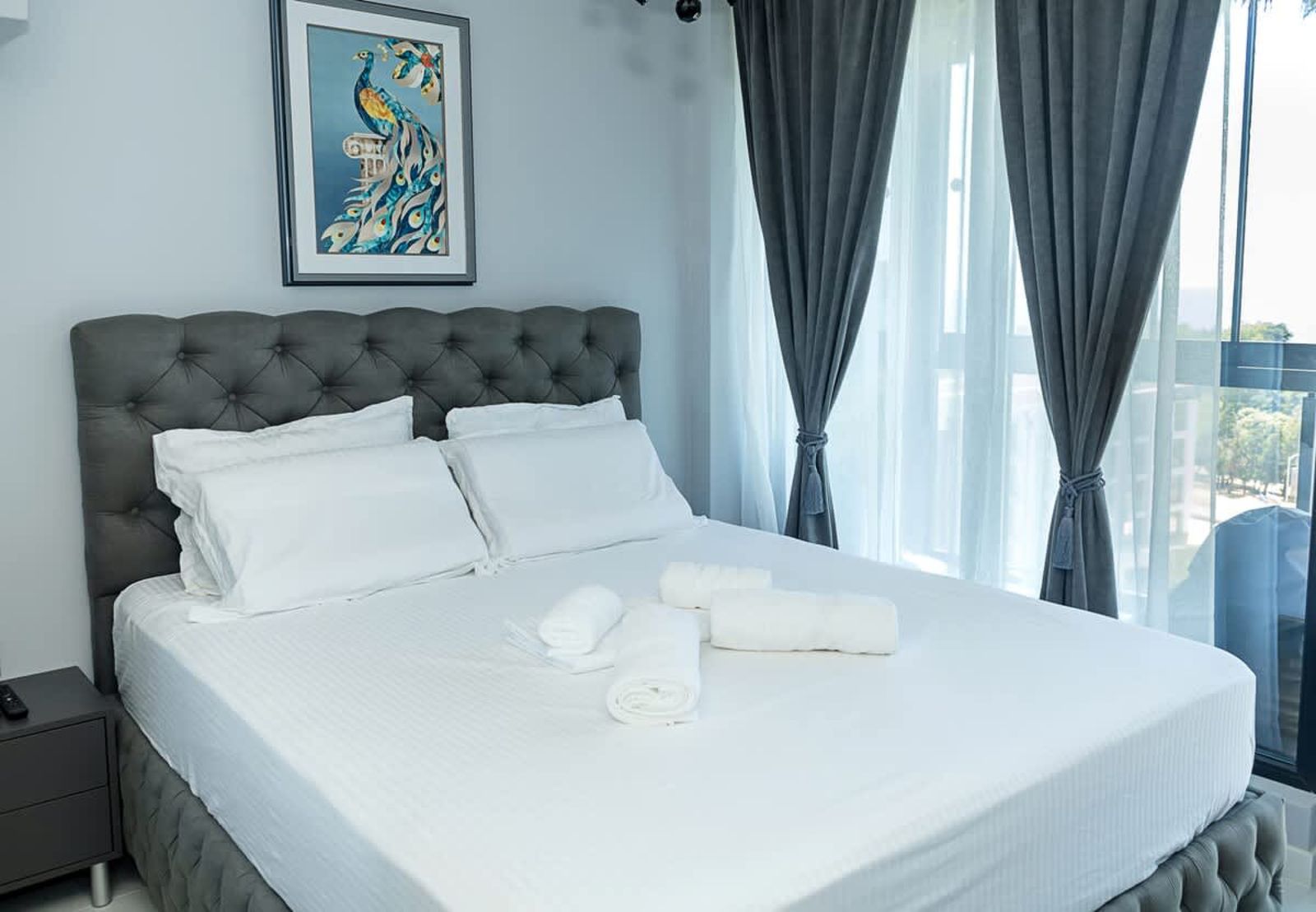 Royal View –Luxury 2BR Apartment with Sea Panorama - Photo 3