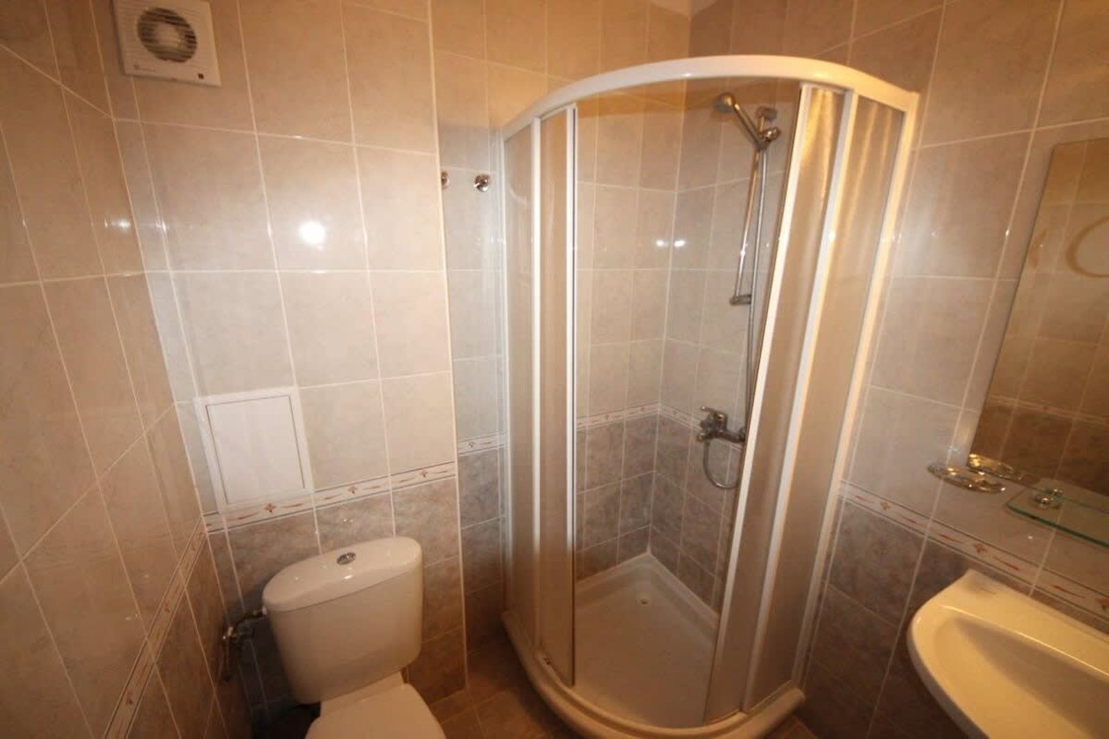 Belle View Studio with Pool View - Photo 17