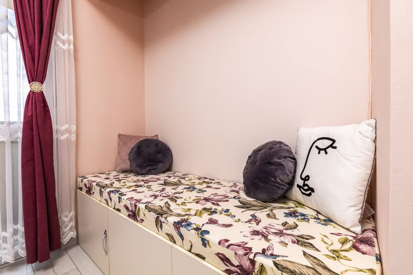 Bright Modern 2BD Apartment with Panoramic View - Photo 9