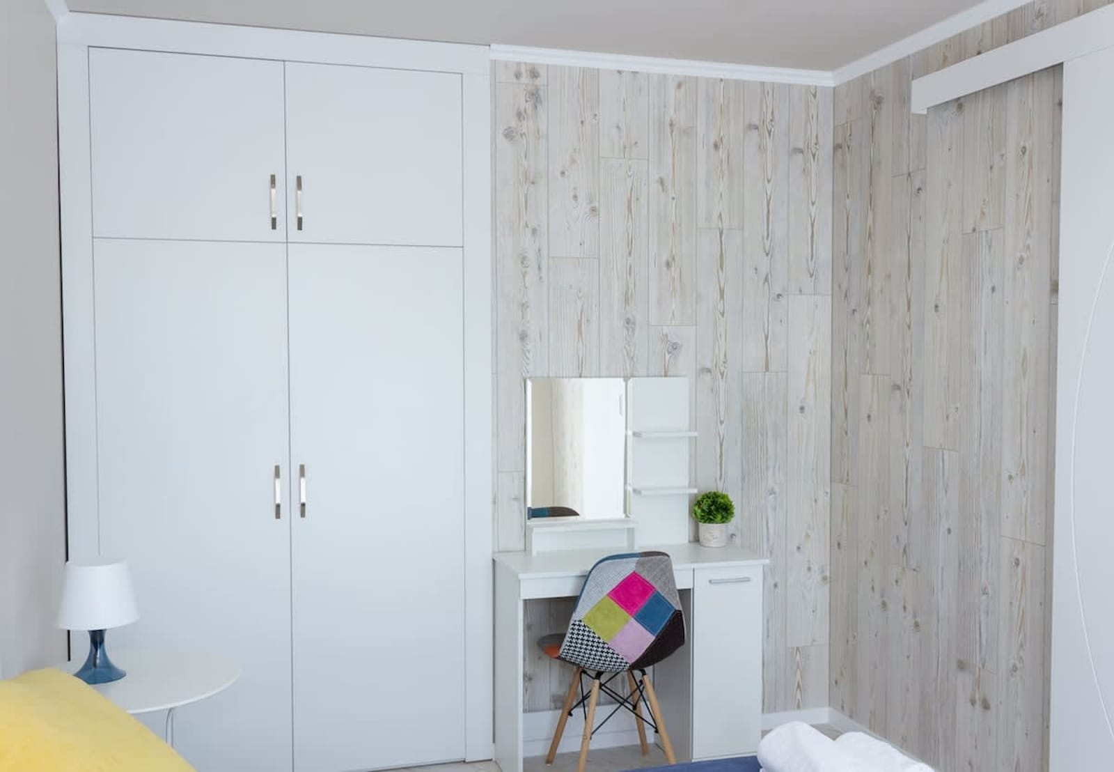 Sunny Blue  One-Bedroom Flat with Balcony - Photo 18