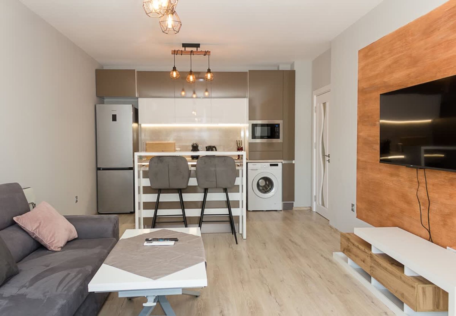 Sunny 1BD Flat in St Constantine &amp; Helena Complex - Cover Photo