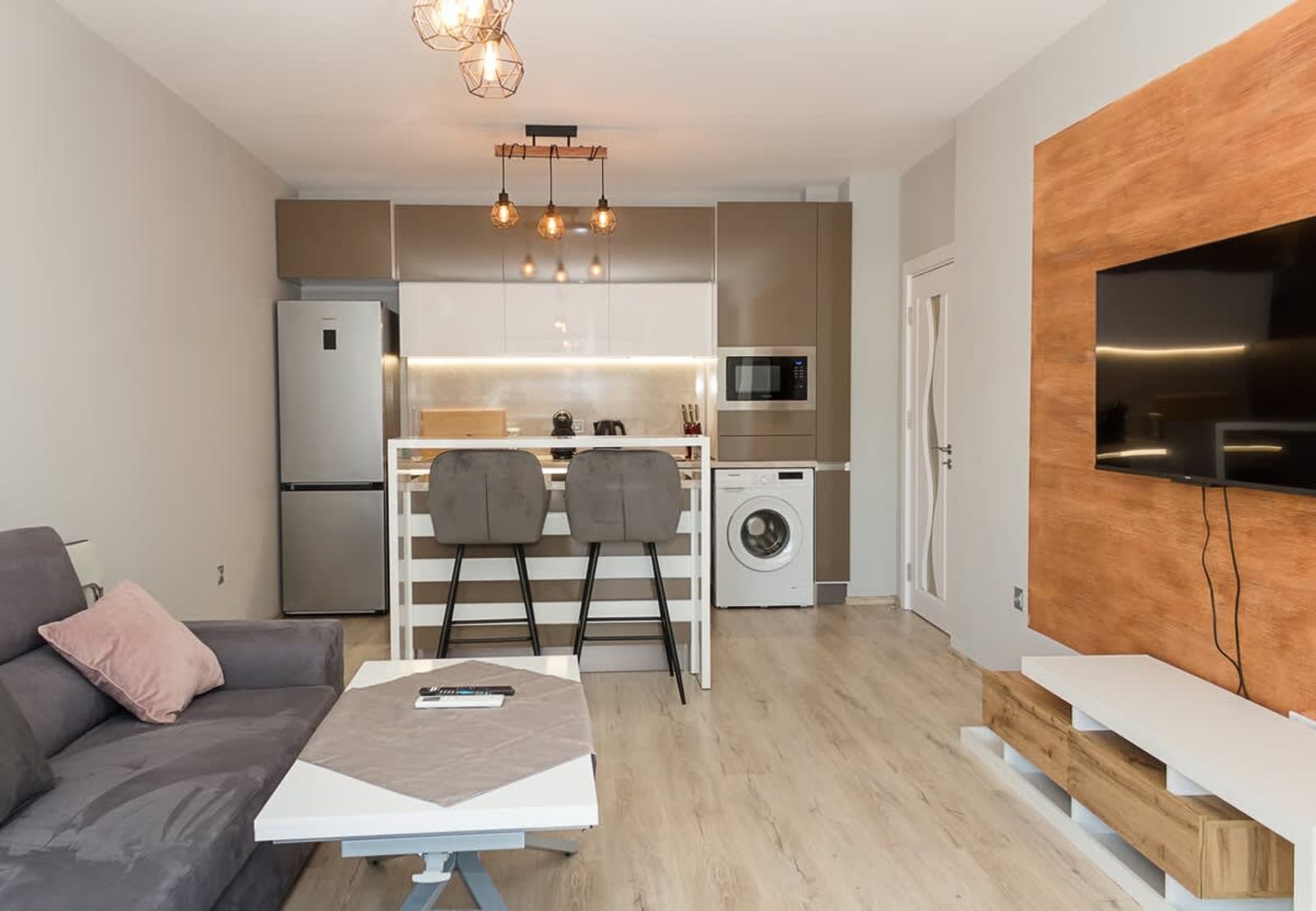 Sunny 1BD Flat in St Constantine &amp; Helena Complex - Cover Photo