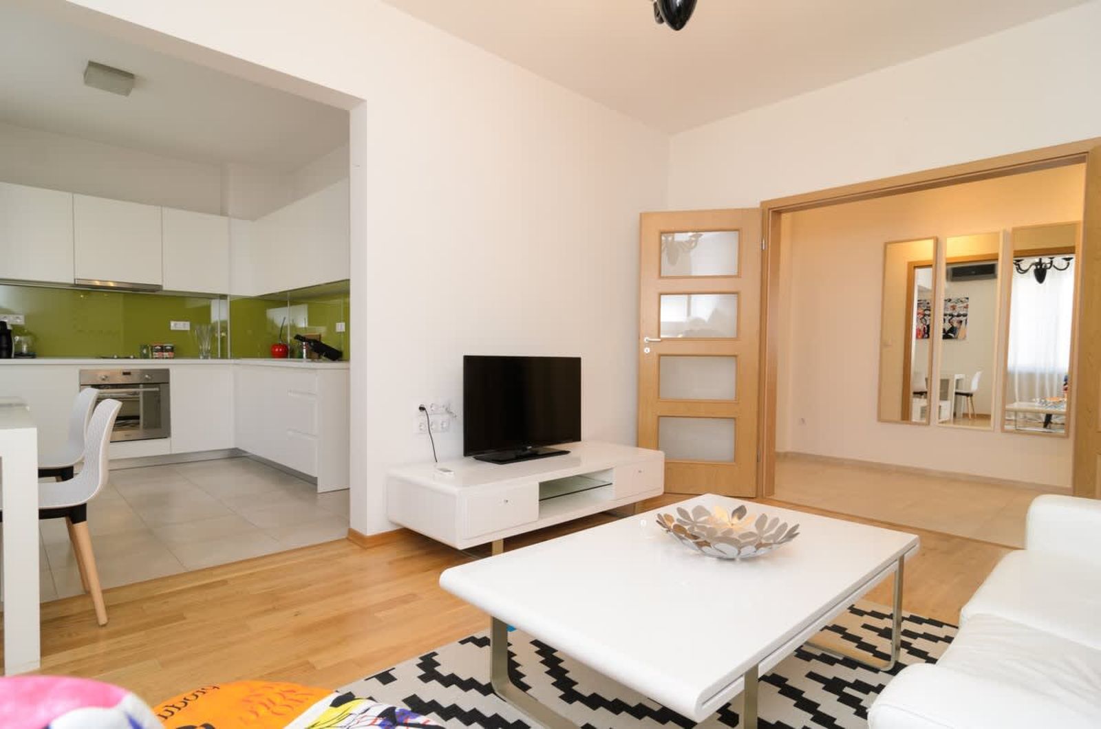 "Rise and Shine"Luxury Apartment - Photo 6