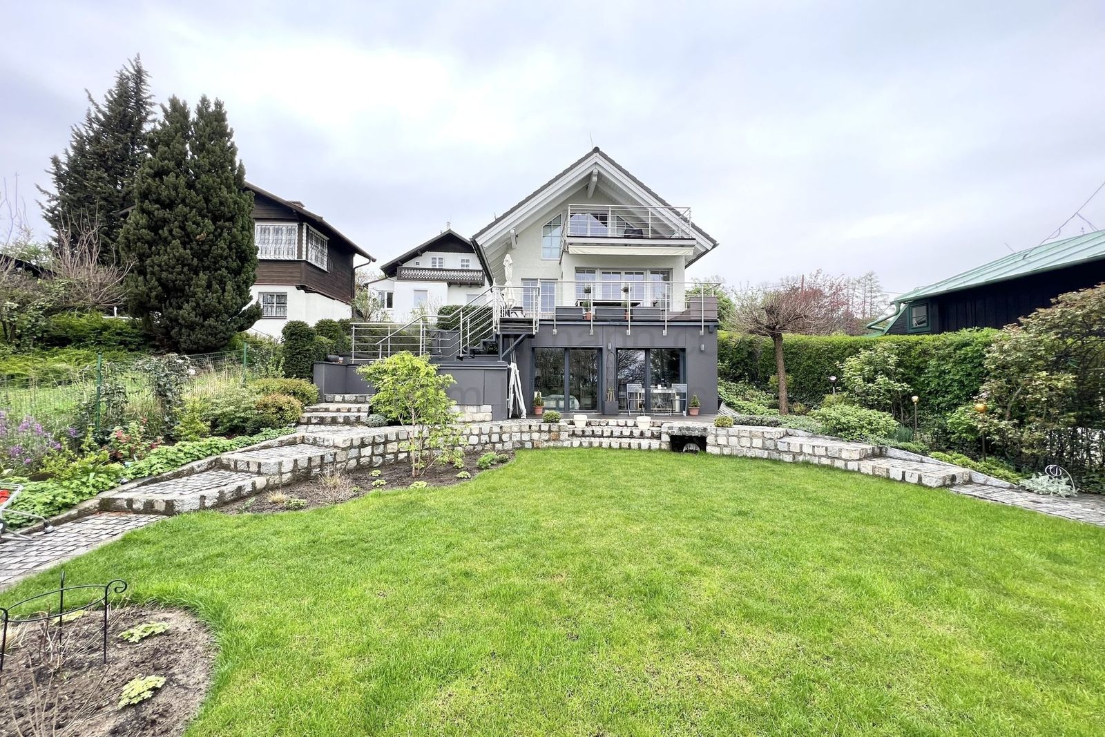 Location 242 - Photo 3