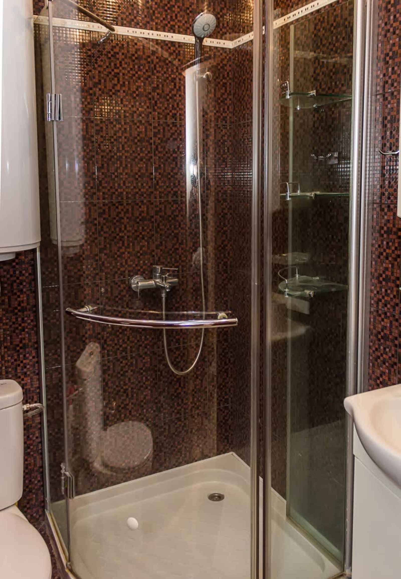 Varna Gem: 2BD Flat with Sunny Balcony - Photo 31