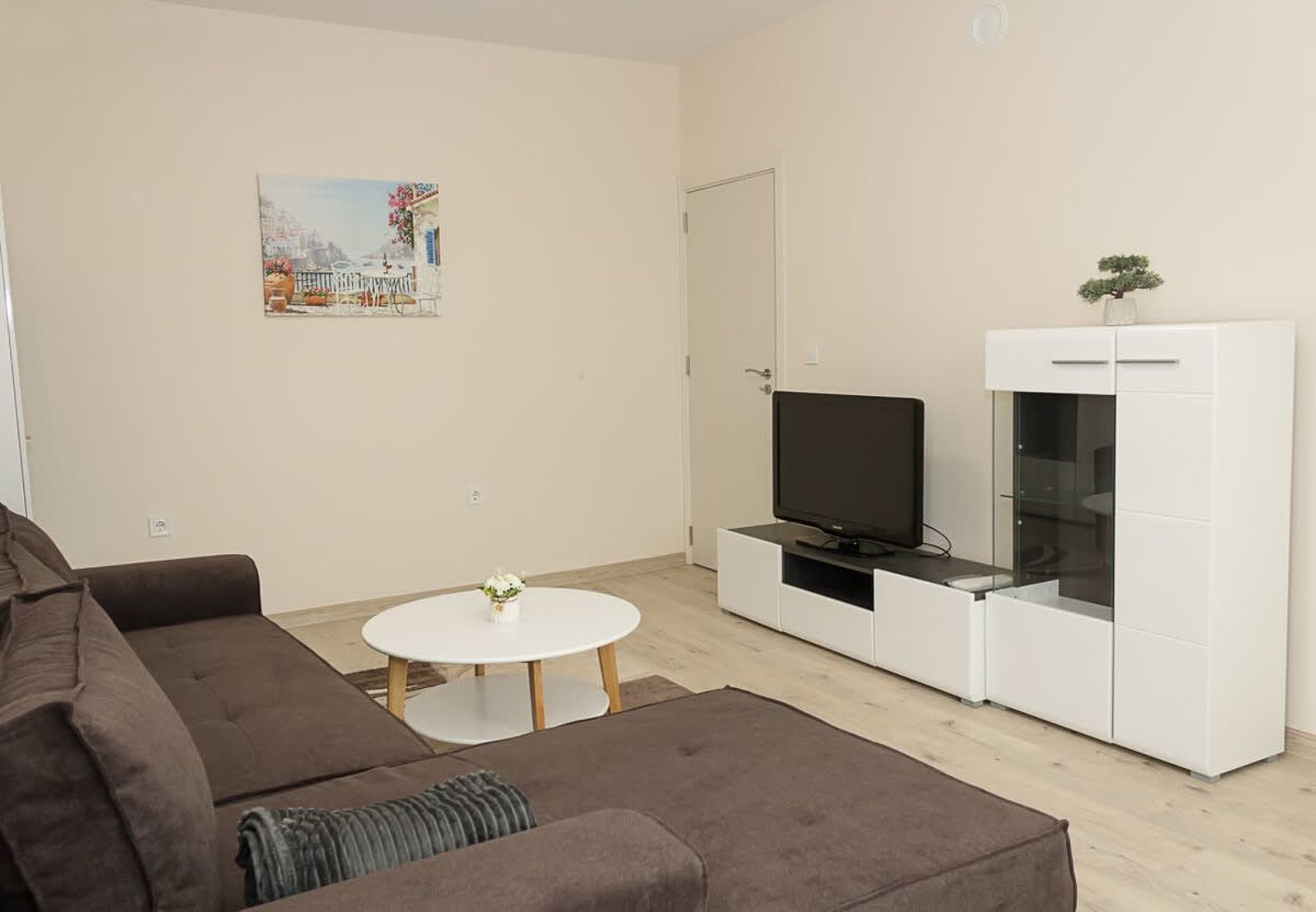 Varna Center 2BD Flat  Style &amp; Comfort - Photo 8