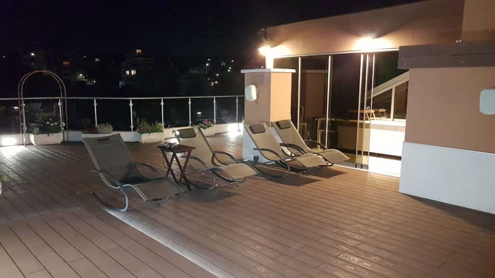 Under the Stars - Lux. Penthouse w/ POOL + Terrace - Photo 69