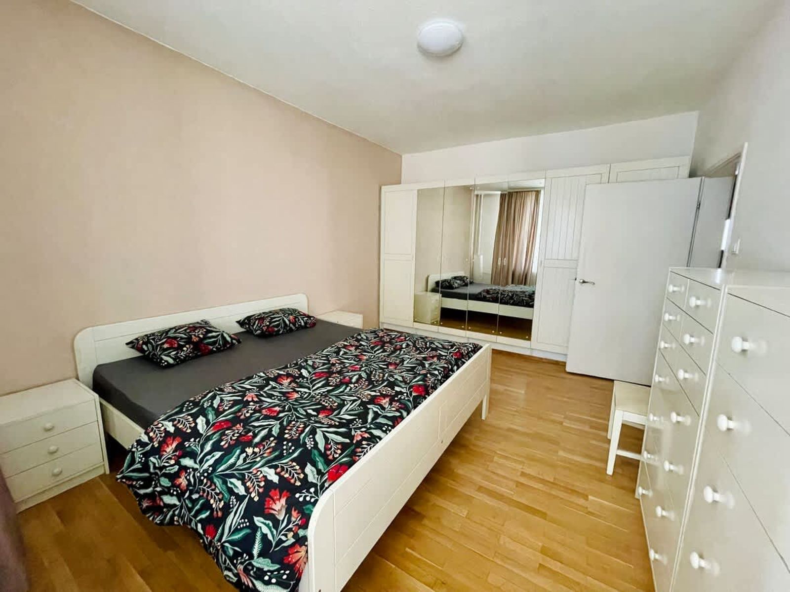 Bright &amp; Spacious 2BD Flat | Near Mall of Sofia - Photo 17