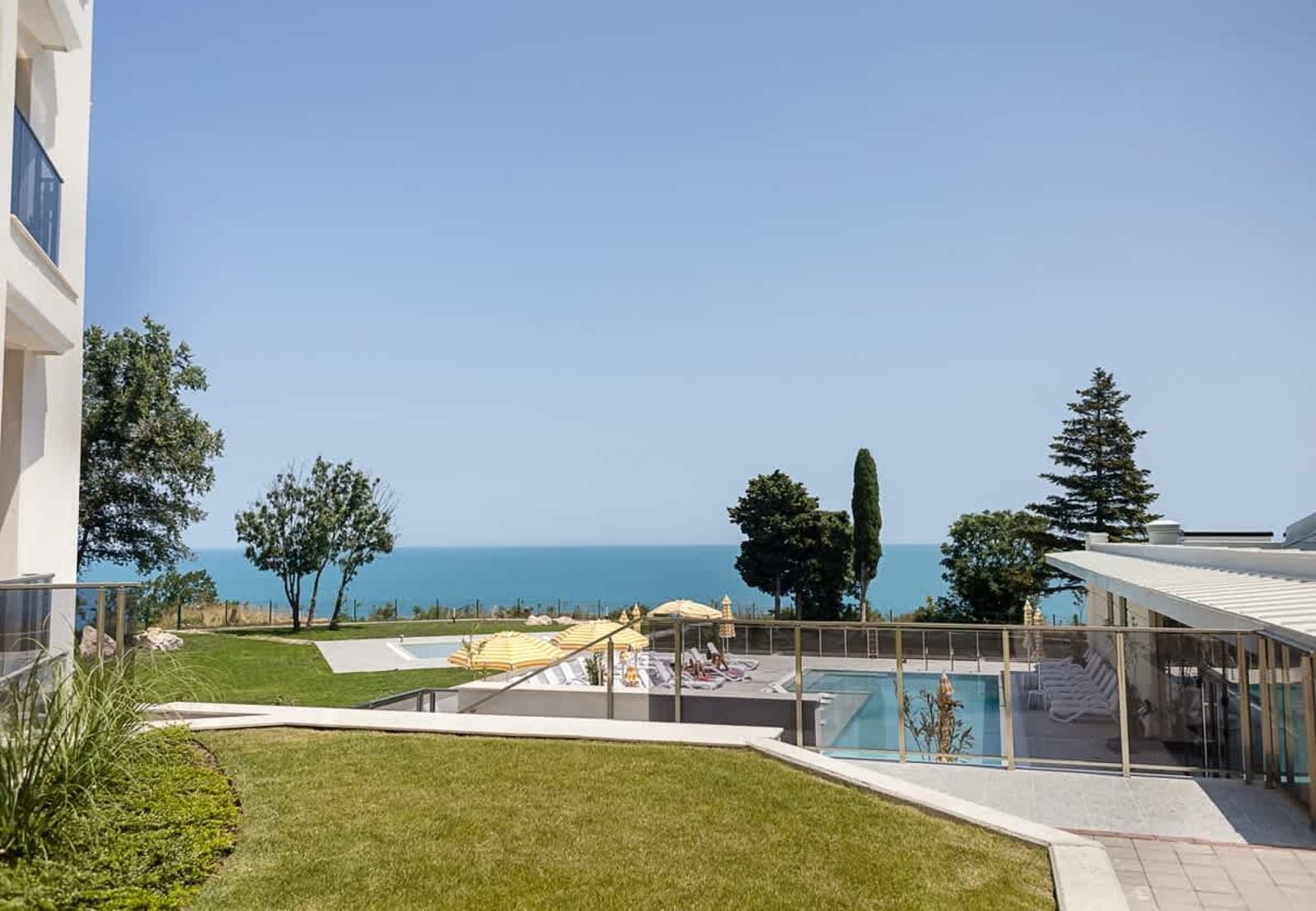 Stylish 1BR with Balcony &amp; Parking | Skyline Varna - Photo 29